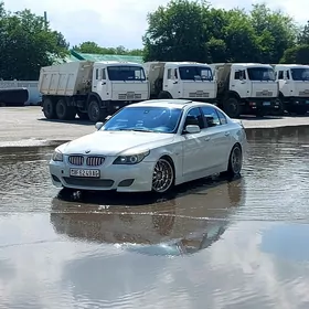 BMW E60 2003