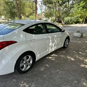 Hyundai Elantra 2011