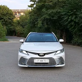 Toyota Camry 2019