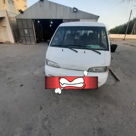 Toyota Hiace 2000