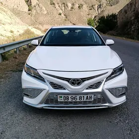 Toyota Camry 2018