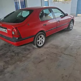 Nissan Primera 1999