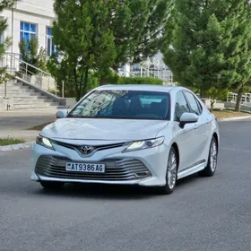 Toyota Camry 2018