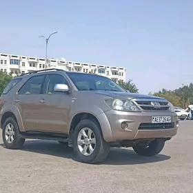 Toyota Fortuner 2006