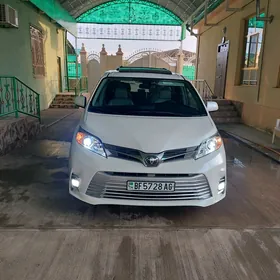 Toyota Sienna 2019