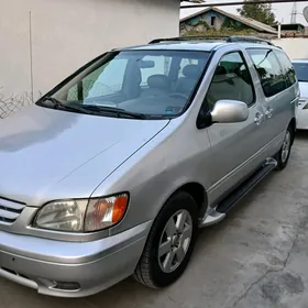 Toyota Sienna 2001