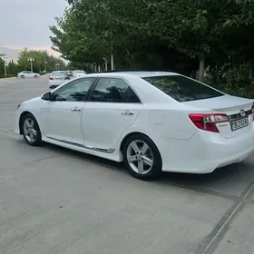 Toyota Camry 2013