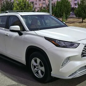 Toyota Highlander 2020