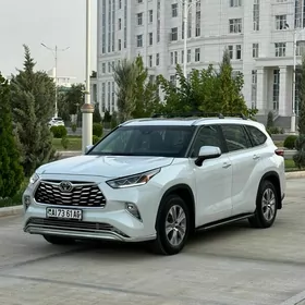 Toyota Highlander 2022