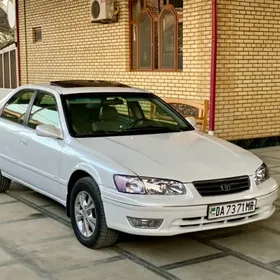 Toyota Camry 2000