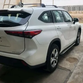 Toyota Highlander 2021