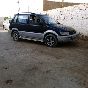 Mitsubishi RVR 1994