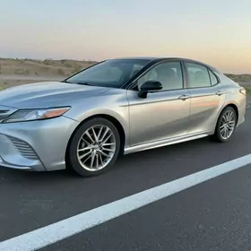 Toyota Camry 2020