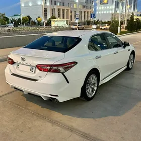 Toyota Camry 2018