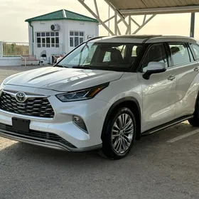 Toyota Highlander 2021