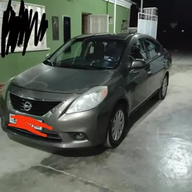 Nissan Versa 2012