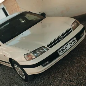 Toyota Carina 1995