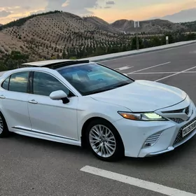 Toyota Camry 2018