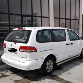 Toyota Sienna 2001