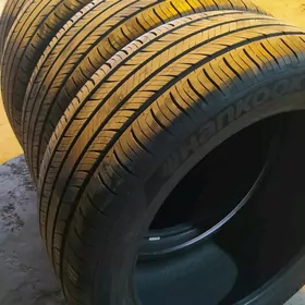 235 45 R18 hankook