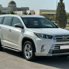 Toyota Highlander 2019