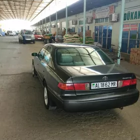 Toyota Camry 2001