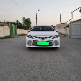 Toyota Camry 2018