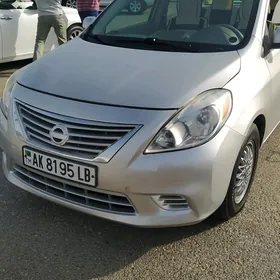 Nissan Versa 2012