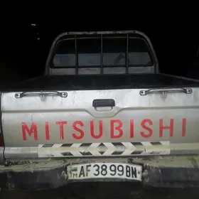 Mitsubishi Pajero 2000