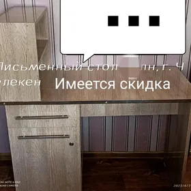 Продается письменный стол.