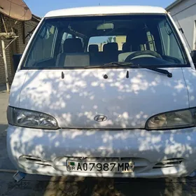 Hyundai H-1 2003