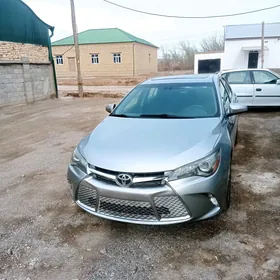 Toyota Camry 2017