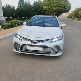 Toyota Camry 2021