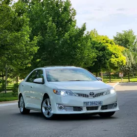 Toyota Camry 2014