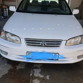 Toyota Camry 2001