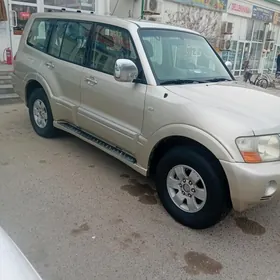 Mitsubishi Pajero 2005