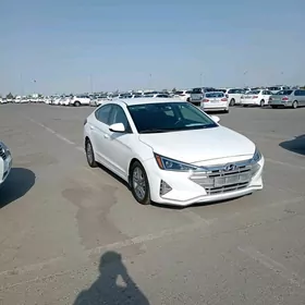 Hyundai Elantra 2019