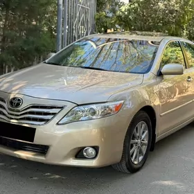 Toyota Camry 2011