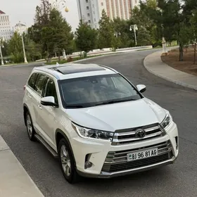 Toyota Highlander 2019