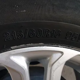 teker pakryşga 215/60/R16