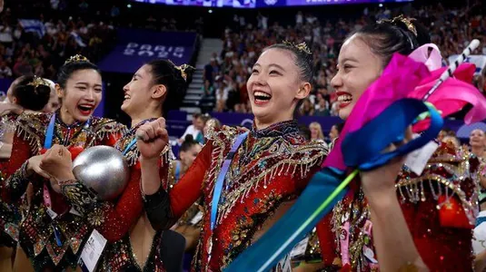 Olimpiada-2024: ABŞ futbolda we basketbolda ýeňşini baýram edýär, ýöne Hytaý altyn medal boýunça öňde barýar