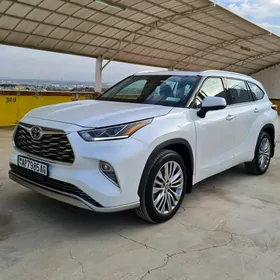 Toyota Highlander 2022