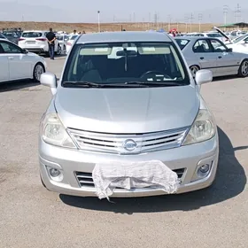 Nissan Versa 2012