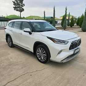 Toyota Highlander 2021