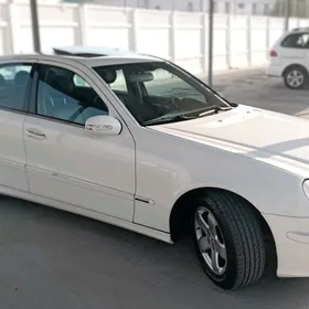 Mercedes-Benz E320 2004