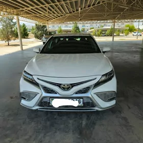 Toyota Camry 2021