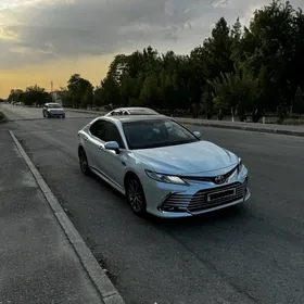 Toyota Camry 2023