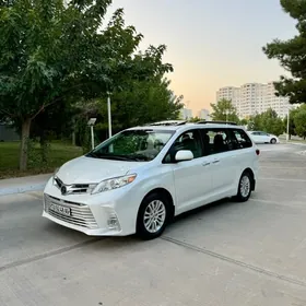 Toyota Sienna 2018