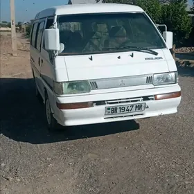 Toyota Hiace 2000