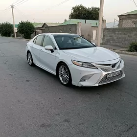 Toyota Camry 2018